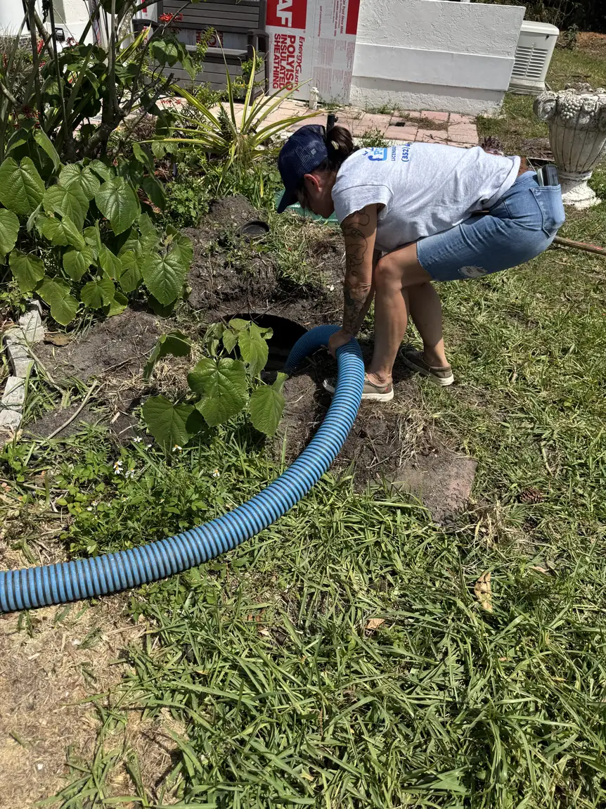 Pumping a septic tank through the riser